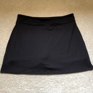 NWOT black skort